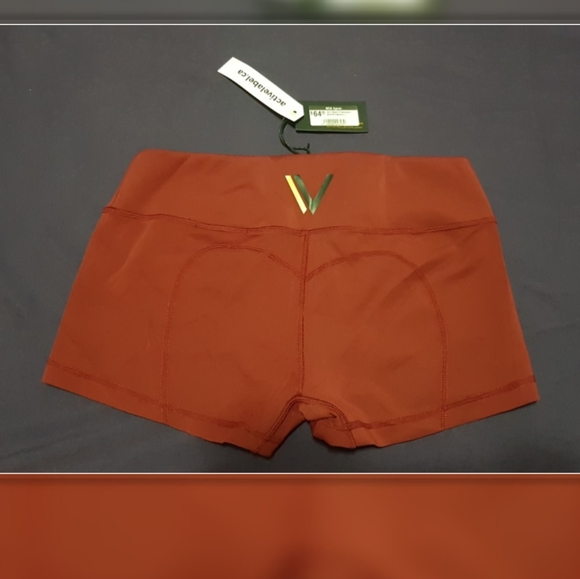 Red sport shorts - Picture 2 of 3